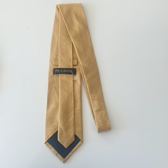 Yellow Jos. A. Bank Handsewn All Silk Mens Tie - Picture 4 of 6